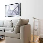 Hostnfly Apartments - Beautiful & Bright Studio In The Heart Of Paris !