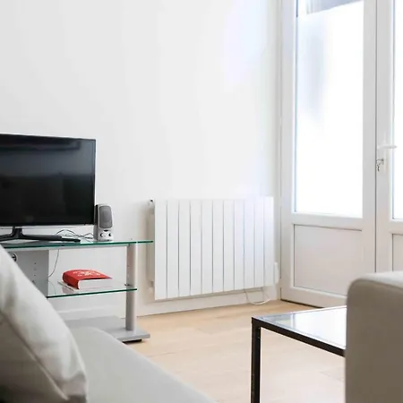 Appartamento Hostnfly Beautiful & Bright Studio In The Heart Of Parigi