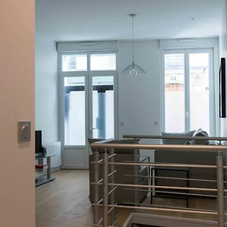 Hostnfly Beautiful & Bright Studio In The Heart Of Appartamento *