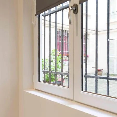 Hostnfly Beautiful & Bright Studio In The Heart Of *